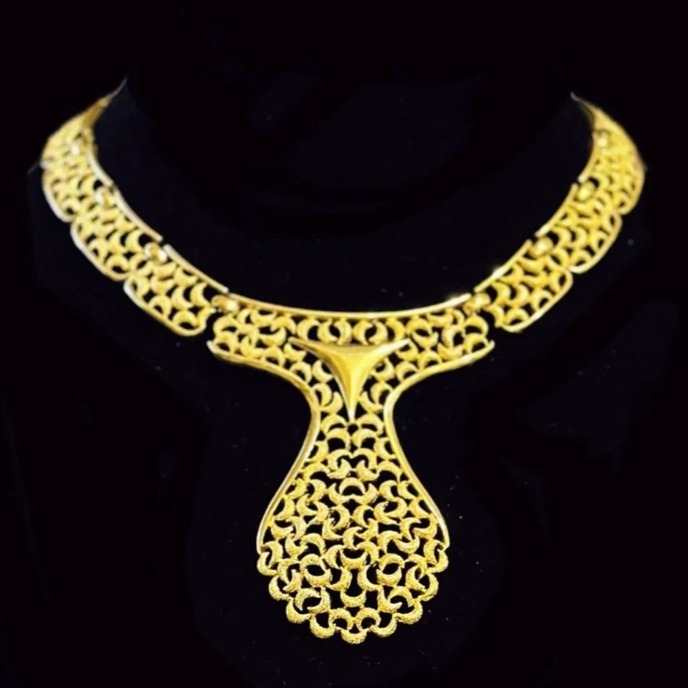 #12 Vintage Trifari Necklace!